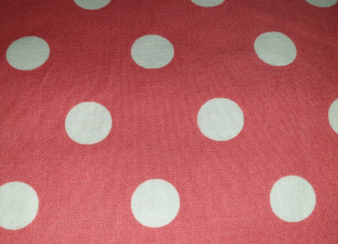 Moda - Urban Chiks - Summer In the City - Dots 31009-16 Crush Dotty