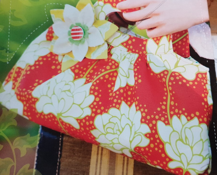 Marlo Bloom Handbag Pattern by Heather Bailey