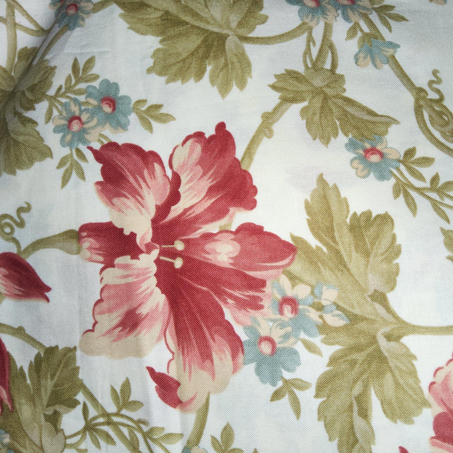 Moda - Roman Holiday by 3 Sisters 3865-11 white hibiscus (White Glove)