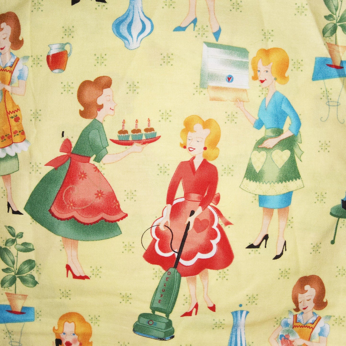 Michael Miller Mrs Perfect C-3201 (Yellow Housewives) 91cm left
