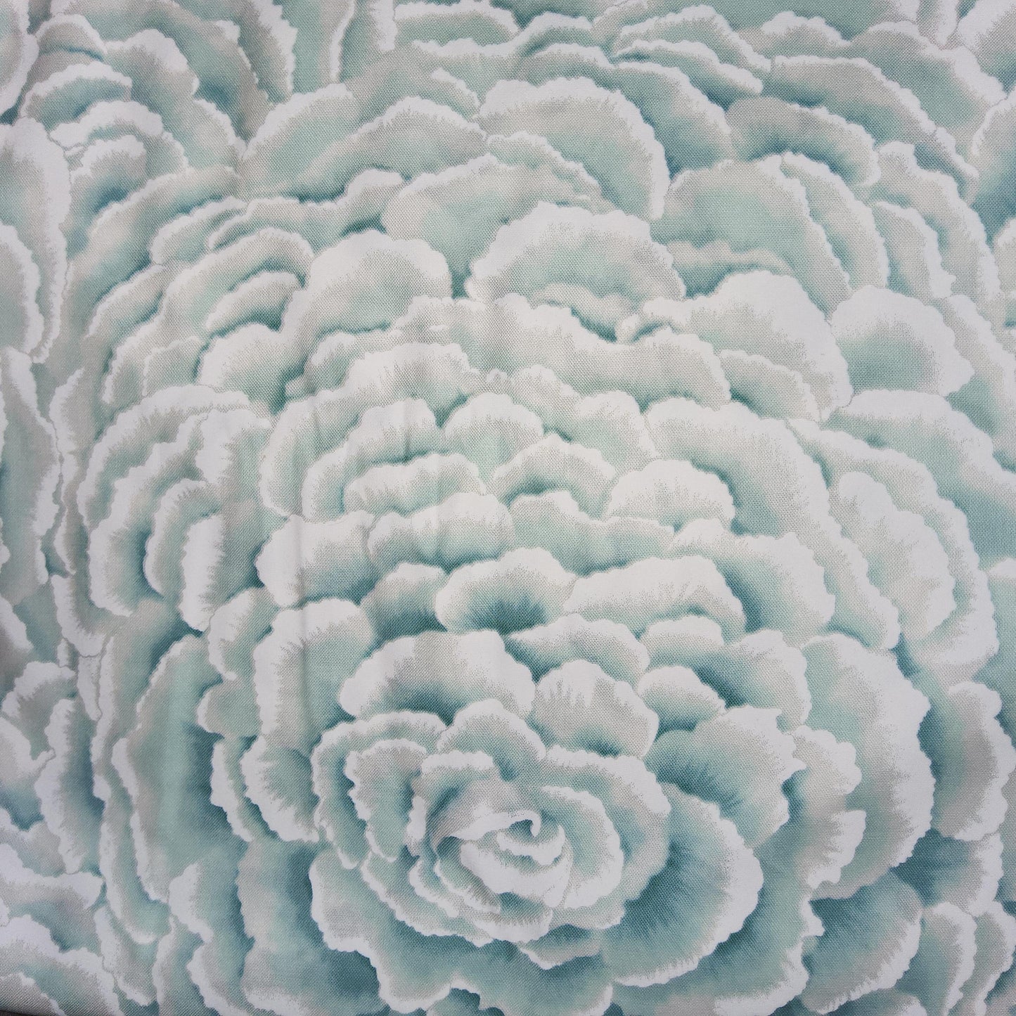 Michael Miller Petals in Ice (light blue) D#CX4350