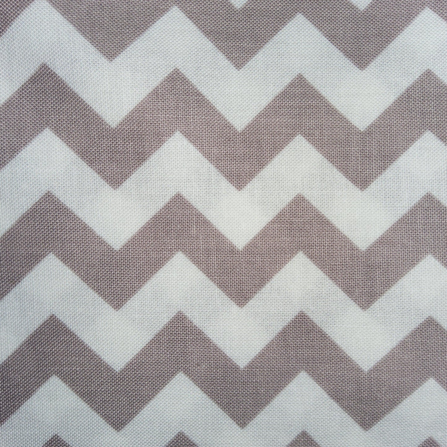 Riley Blake - Small Chevron in Grey C340-40 zig zag