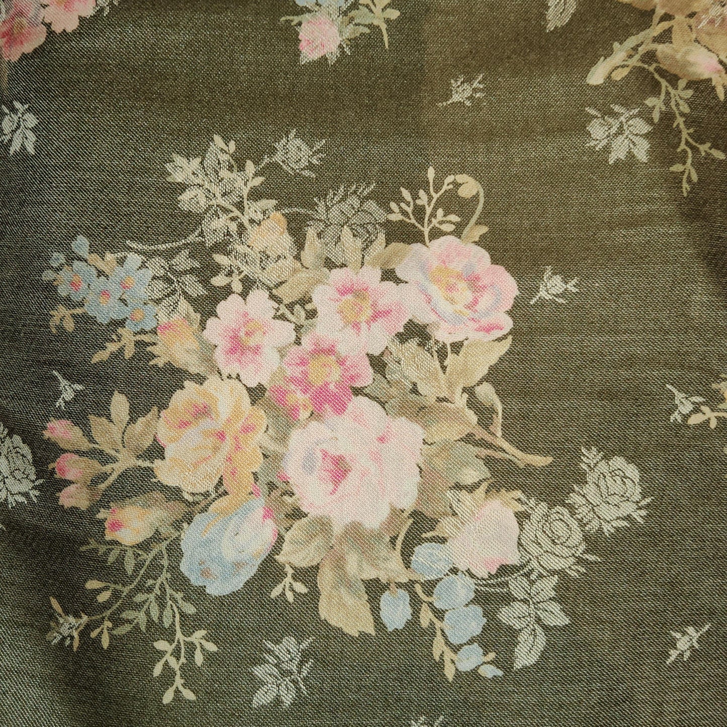 Yuwa Live Life Collection Premium Olive Floral 296392-E