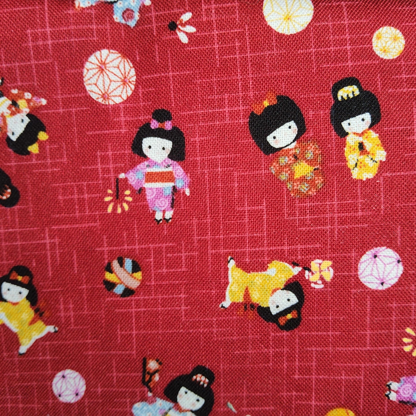 Little Geishas on red (geisha girls) - Nutex *