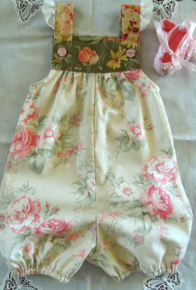 Robyn Pandolph Somerset Cottage Rose Bouquet stripe in cream