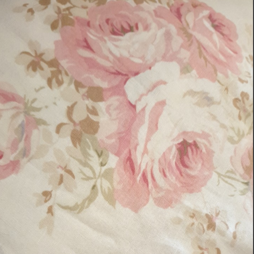 Yuwa Live Life soft floral linen (romantic roses) (44 wide)"