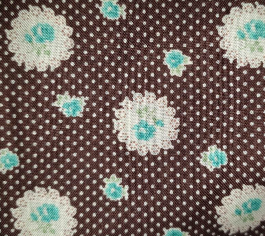 Yuwa Live Life 819798 Chocolate aqua doily dot