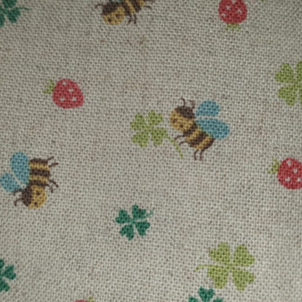 Bees, strawberries and shamrocks KOKKA Trefle (on natural linen)