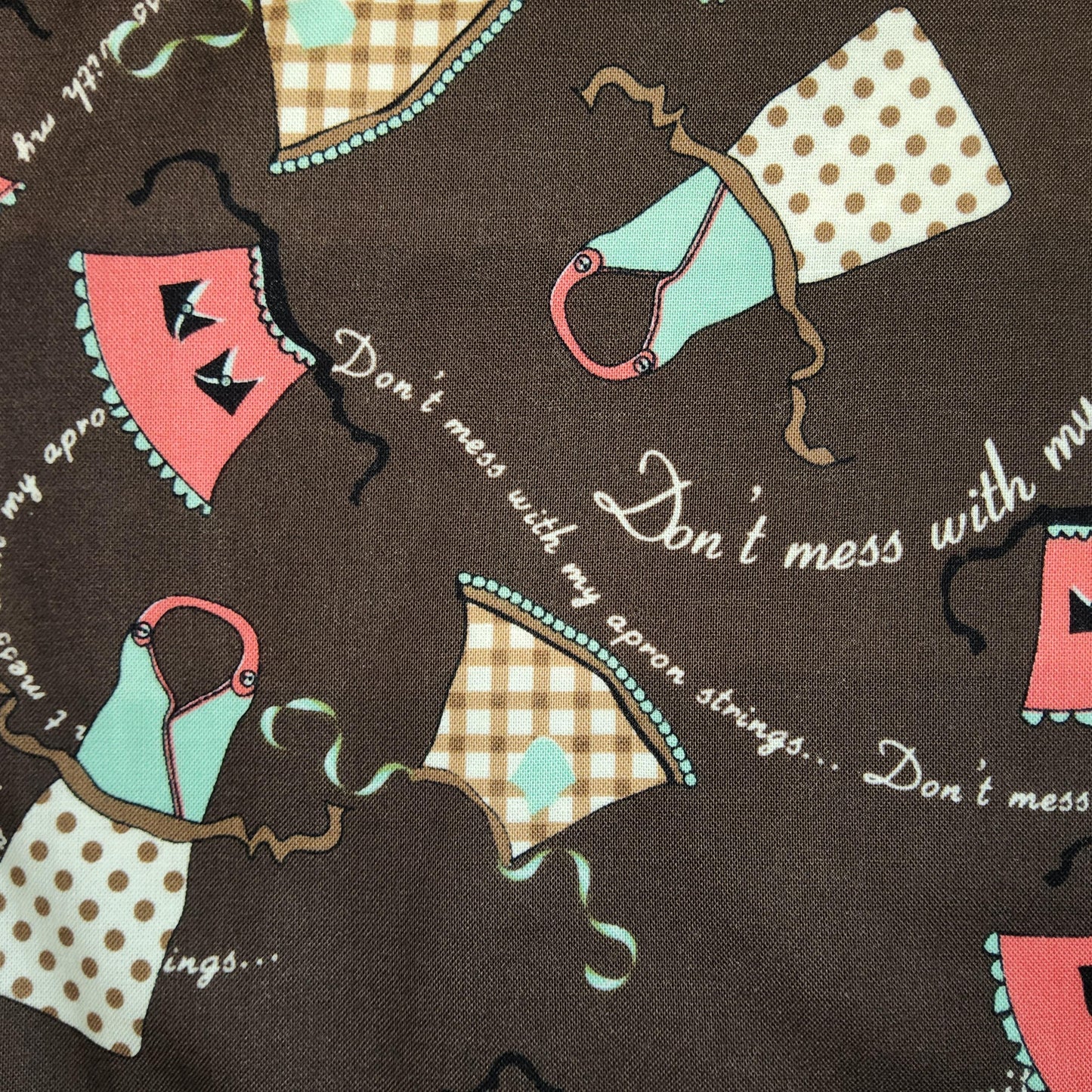 DOMESTIC DIVA BY EMILY TAYLOR - aprons C5012