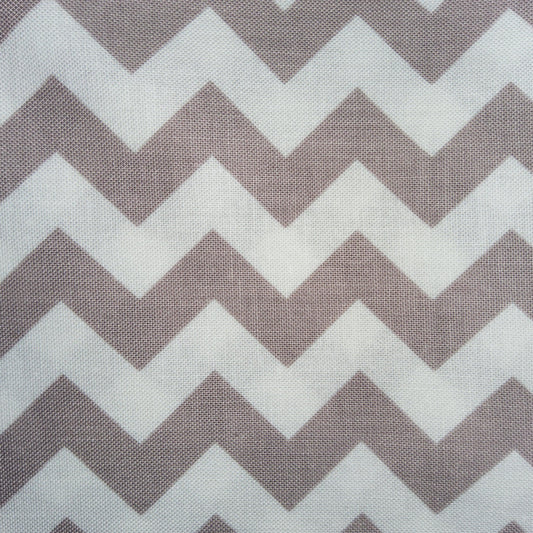 Riley Blake - Small Chevron in Grey C340-40 zig zag